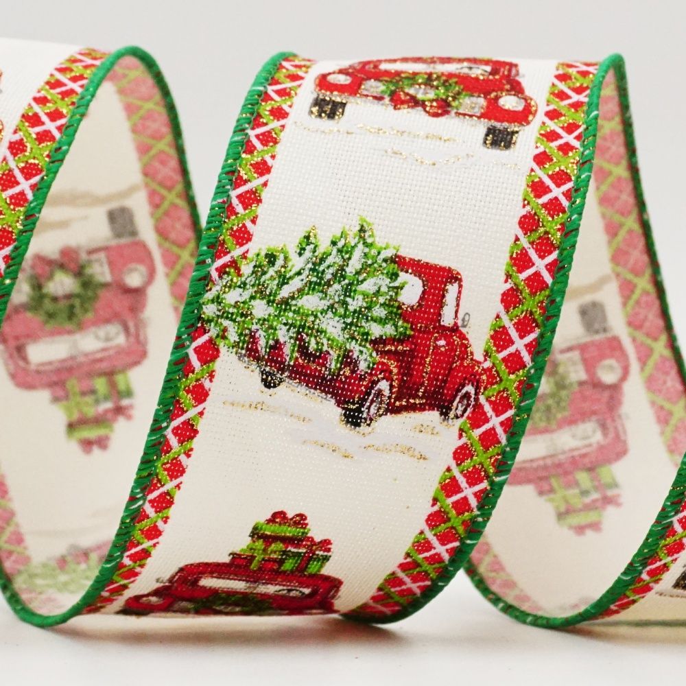 Piros teherautó karácsonyfával és ajándékokkal szalag