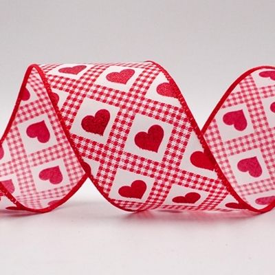 Checkered/love heart red and white