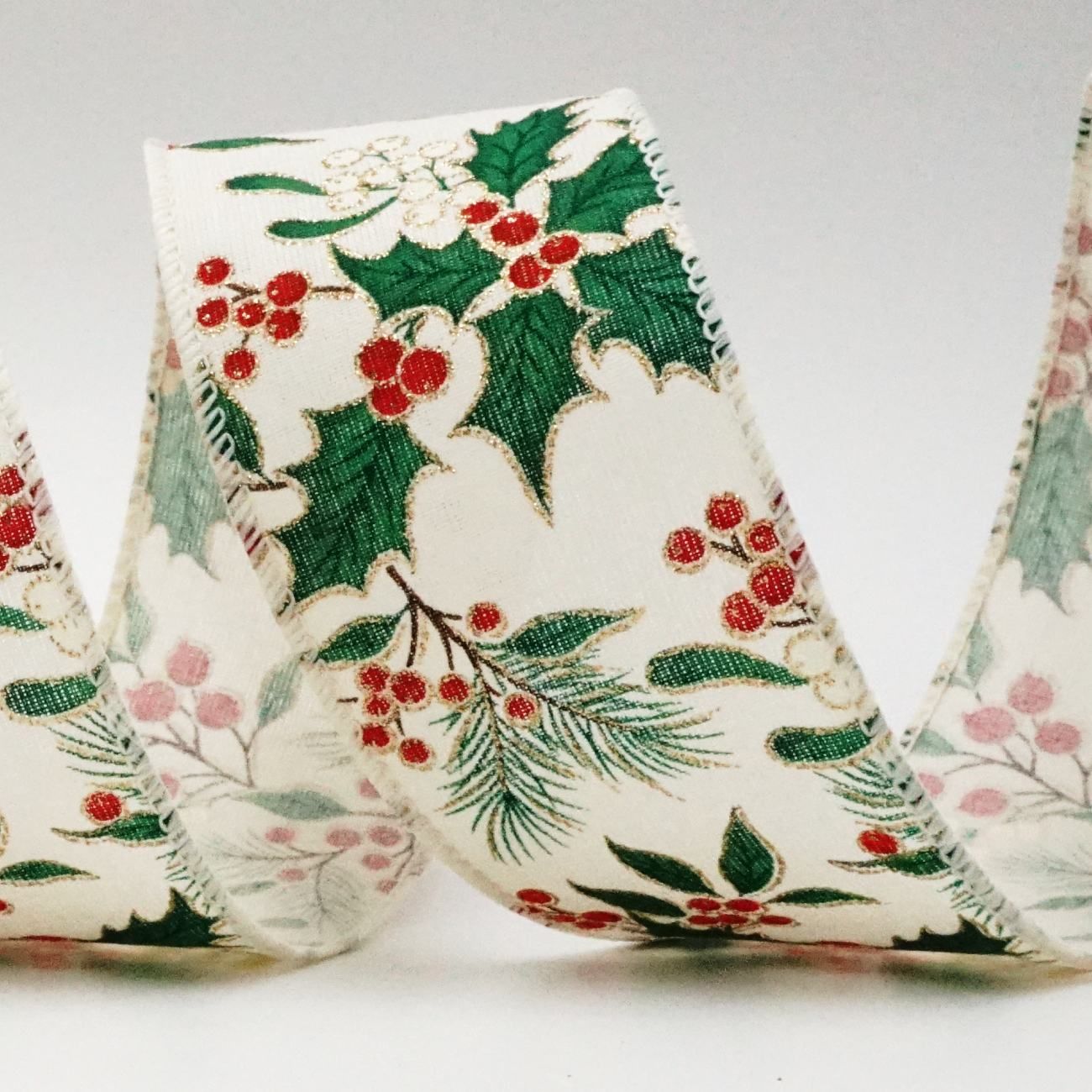 Різдвяна сосна з ягодами