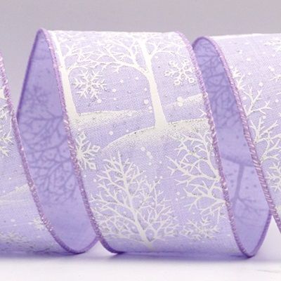 Nastro con albero bianco brillante in tessuto colorato in inverno_KF7410