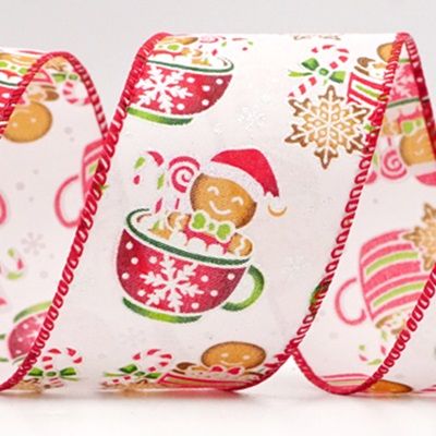 Μπισκότα τζίντζερ σε μια χριστουγεννιάτικη κούπα Wired Ribbon_KF8643.KF8644.KF8645.KF8646.KF8647