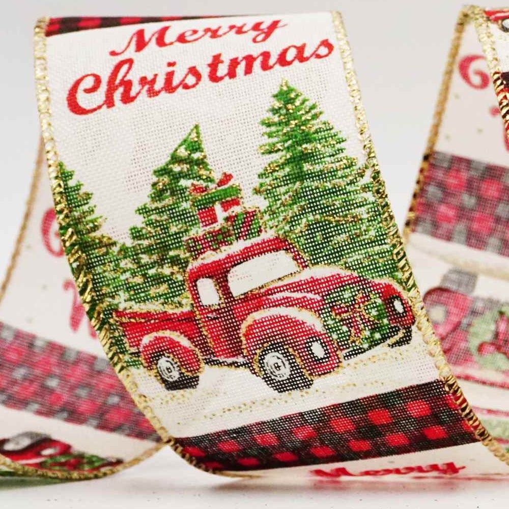 piros vintage teherautók, ajándékokkal díszített fák szalag