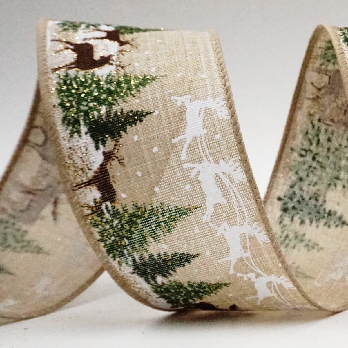 Лента с оленем и зимним снегом