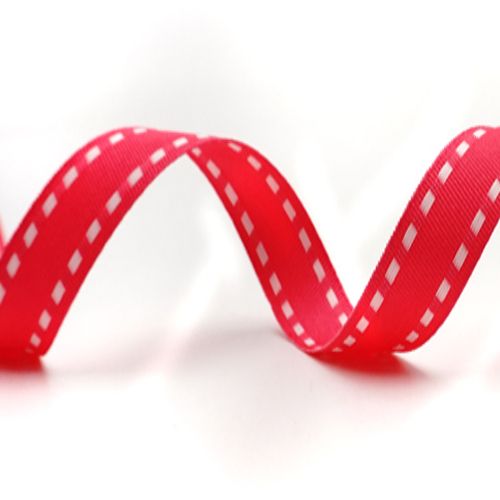 Kudottu reunustettu nauha